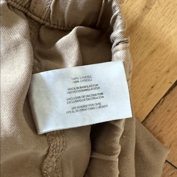 Gap | Soft Lightweight Drawstring Shorts | Khaki/Tan | size M - Picture 4 of 4